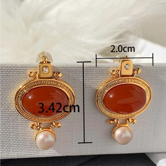 Luxurious earrings in gold plated with stone - Picture 2 of 4